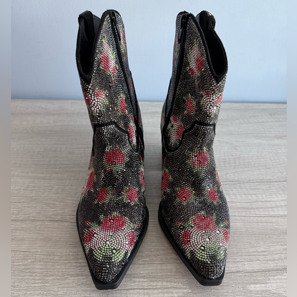 Wild Pair Women’s Black Lacey Floral Bling Booties Size 6 - Picture 4 of 11
